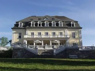 Schloss 4* Groß Plasten