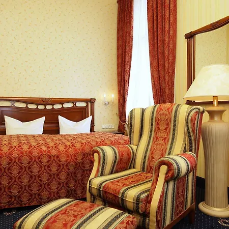 Schloss 4*
